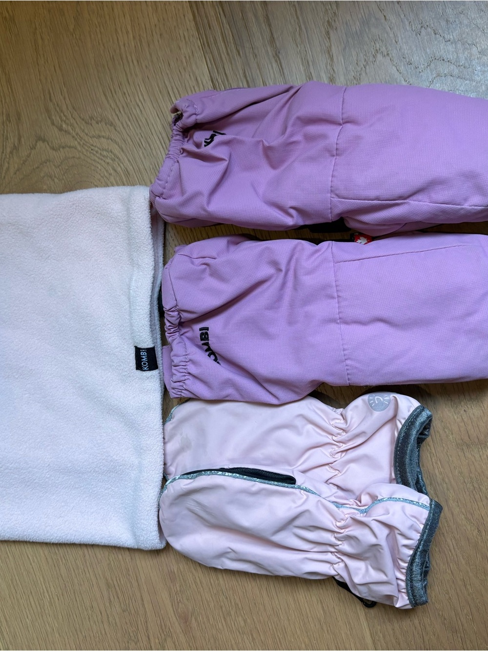 Kids Lavender & Light Pink neck warmer, mid season and winter mitts